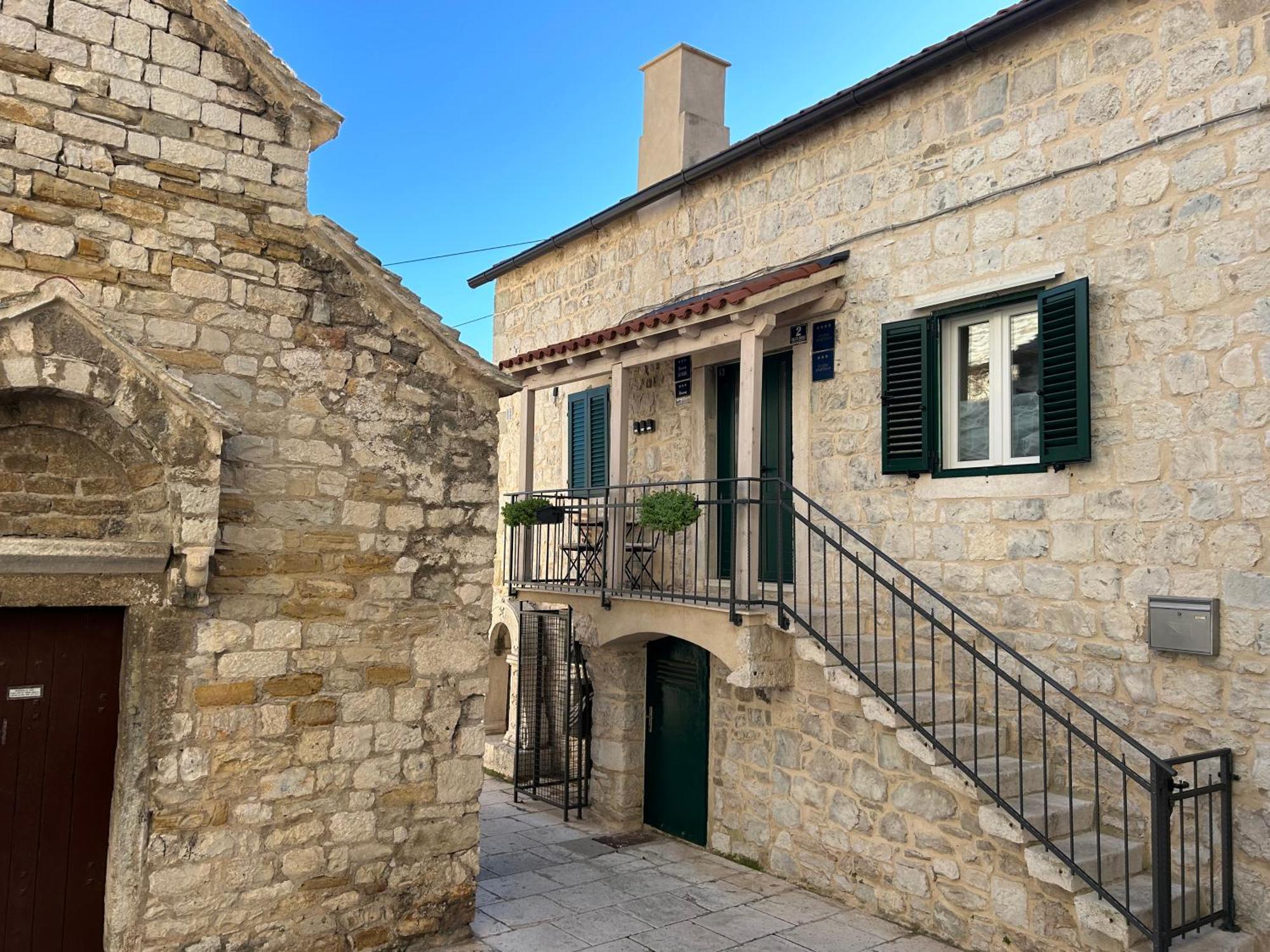 Perfectly Located Cherry Stone House * Сплит